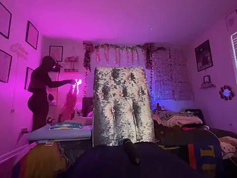 VixenCapri online show from December 2025 02:23:01 PM