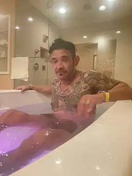 Snapshot of RoodoggXL chatting on December 2024 11:02:02 PM RoodoggXL online show from December 2024 11:02:02 PM