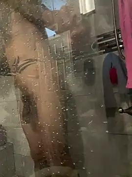 Snapshot of RoodoggXL chatting on December 2024 12:52:02 AM RoodoggXL online show from December 2024 12:52:02 AM