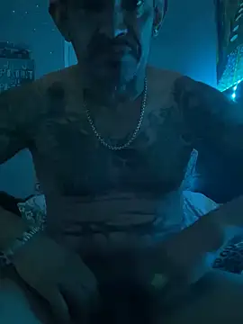 Snapshot of RoodoggXL chatting on February 2025 01:10:01 AM RoodoggXL online show from February 2025 01:10:01 AM