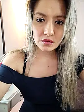 valeriahunter1 online show from December 2025 10:26:01 PM