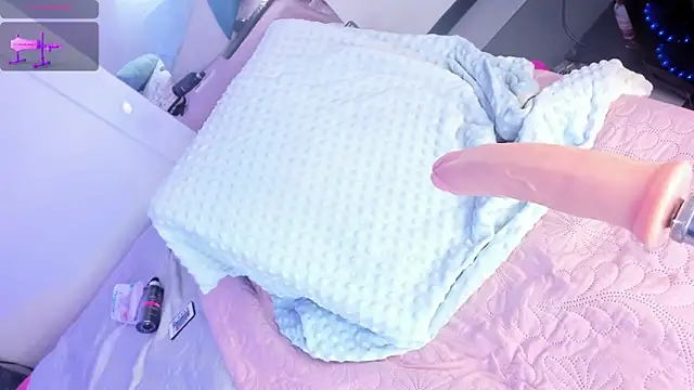 Hilary Smile  online show from February 2025 10:53:02 PM