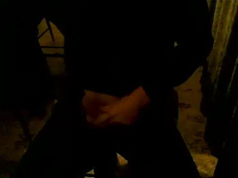 Snapshot of hornyman18cm39 chatting on October 2025 04:32:02 AM hornyman18cm39 online show from October 2025 04:32:02 AM