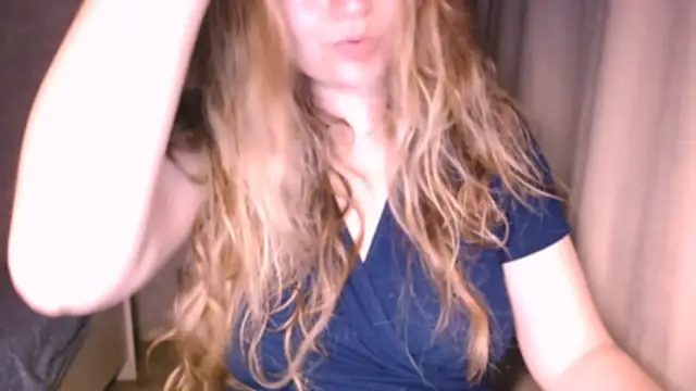 Snapshot of fiona_cute_2 chatting on October 2025 07:45:02 PM fiona cute 2 online show from October 2025 07:45:02 PM