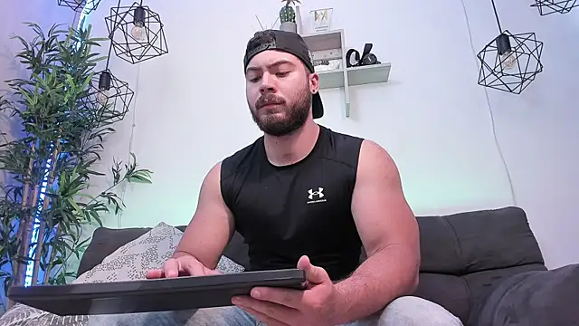 Snapshot of SebastianVilla_ chatting on March 2025 09:11:02 PM SebastianVilla online show from March 2025 09:11:02 PM