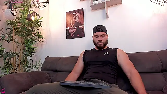 Snapshot of SebastianVilla_ chatting on October 2025 11:07:01 PM SebastianVilla online show from October 2025 11:07:01 PM