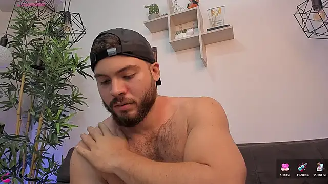 Snapshot of SebastianVilla_ chatting on November 2025 11:43:02 PM SebastianVilla online show from November 2025 11:43:02 PM