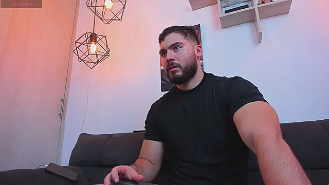 SebastianVilla  online show from February 2026 06:18:01 PM