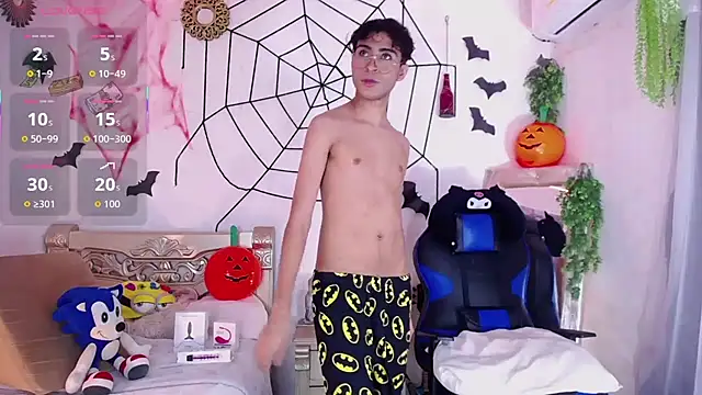 huge armound online show from October 2025 04:56:01 AM