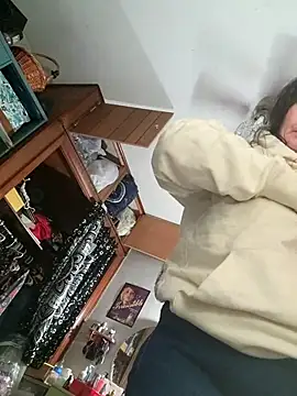 sweetkitty111 online show from February 2025 09:27:02 PM