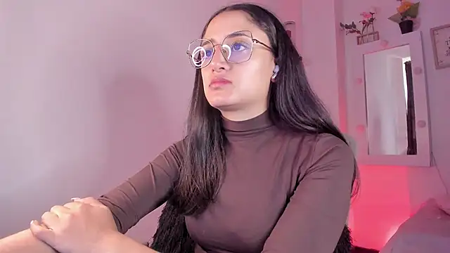 Snapshot of _Caroliinee_ chatting on September 2025 04:54:01 PM Caroliinee online show from September 2025 04:54:01 PM