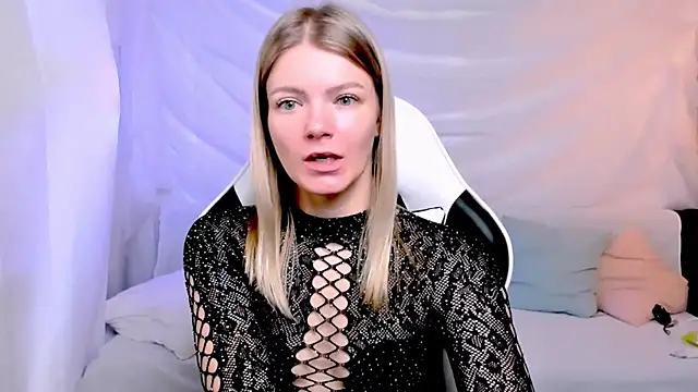 Snapshot of Lily_Daviss chatting on November 2025 02:11:01 AM Lily Daviss online show from November 2025 02:11:01 AM