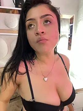 lucianaroy online show from February 2025 03:07:02 AM