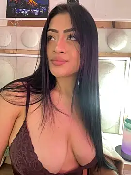 lucianaroy online show from February 2025 07:42:02 PM