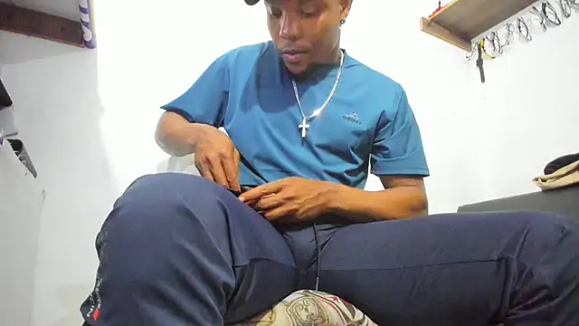 Snapshot of hugo3918_ chatting on September 2025 02:06:02 AM hugo3918 online show from September 2025 02:06:02 AM