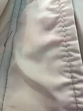 Snapshot of LikaCat chatting on October 2025 05:07:01 AM LikaCat online show from October 2025 05:07:01 AM