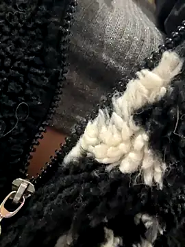 Snapshot of LikaCat chatting on October 2025 03:45:02 AM LikaCat online show from October 2025 03:45:02 AM