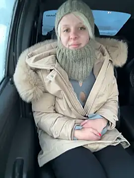 Snapshot of LikaCat chatting on November 2025 02:00:01 AM LikaCat online show from November 2025 02:00:01 AM