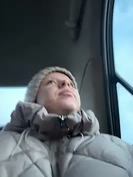 Snapshot of LikaCat chatting on November 2025 01:59:02 AM LikaCat online show from November 2025 01:59:02 AM