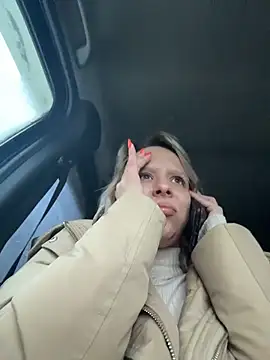 Snapshot of LikaCat chatting on November 2025 02:45:01 AM LikaCat online show from November 2025 02:45:01 AM