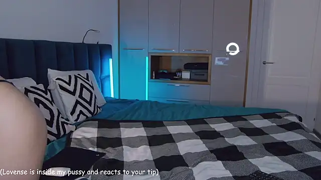 Anita Fun online show from January 2026 06:02:02 PM