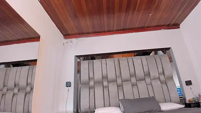 NikkySmiith online show from December 2025 11:39:02 AM