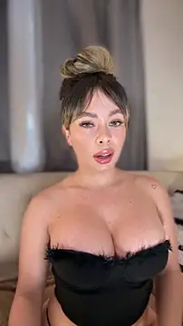 Alison Diaz17 online show from April 2026 10:18:01 PM