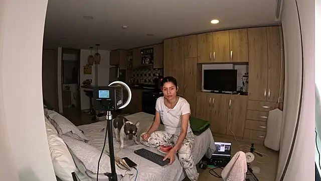 Alondra fetish online show from January 2025 08:09:01 AM