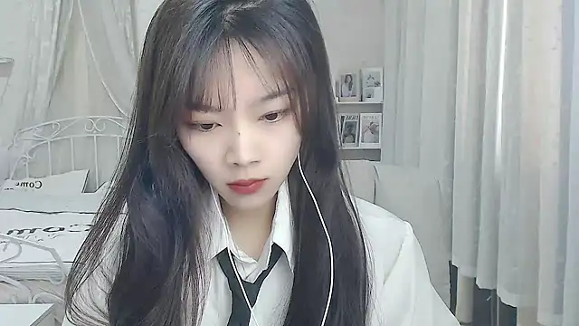 Snapshot of Jenny-Z chatting on December 2025 02:28:02 AM Jenny-Z online show from December 2025 02:28:02 AM