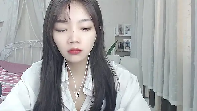 Snapshot of Jenny-Z chatting on January 2026 02:04:01 AM Jenny-Z online show from January 2026 02:04:01 AM