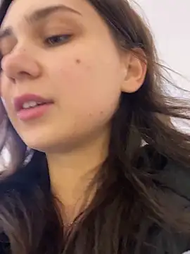 QuitieLia online show from December 2024 03:22:02 PM