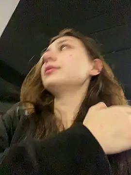 QuitieLia online show from December 2024 03:21:01 PM