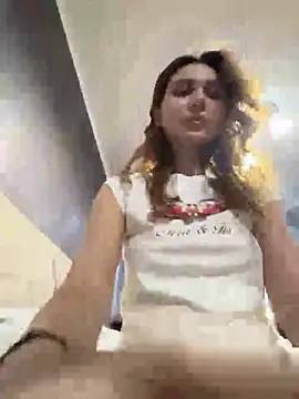 QuitieLia online show from November 2025 08:19:01 AM