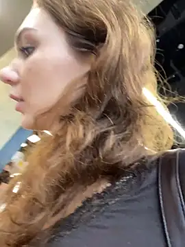 QuitieLia online show from April 2026 12:53:02 PM