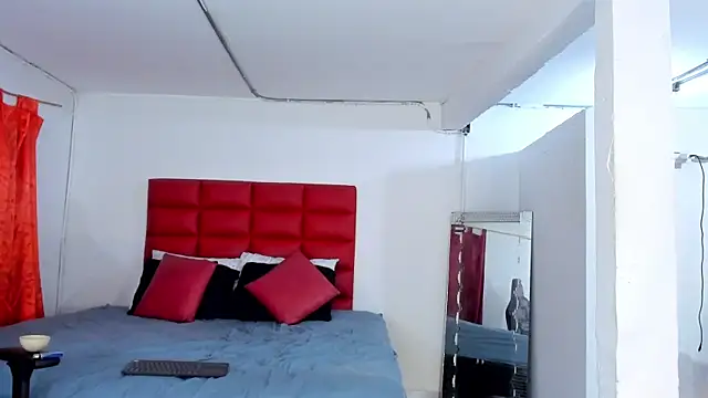 Snapshot of LyonGallego_ chatting on November 2025 10:14:01 AM LyonGallego online show from November 2025 10:14:01 AM