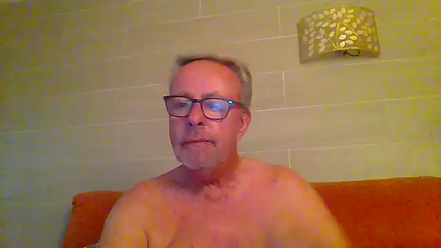 Snapshot of tuggy59 chatting on June 2026 05:07:01 AM tuggy59 online show from June 2026 05:07:01 AM