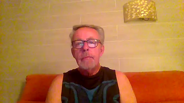 Snapshot of tuggy59 chatting on June 2026 04:17:01 AM tuggy59 online show from June 2026 04:17:01 AM