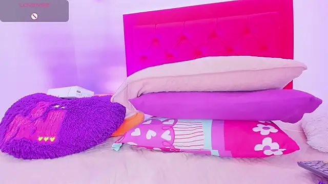 Sofia Girl  online show from December 2024 06:56:02 AM