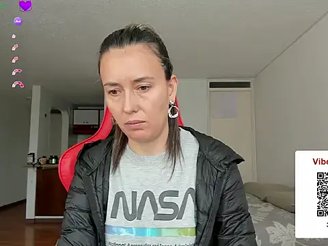 zoe jeane beker online show from May 2026 06:47:02 PM