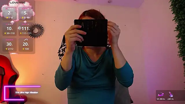 Snapshot of Katy_Van chatting on December 2025 08:57:01 PM Katy Van online show from December 2025 08:57:01 PM