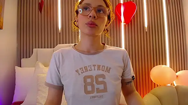 Snapshot of Katy_Van chatting on February 2026 09:00:01 PM Katy Van online show from February 2026 09:00:01 PM