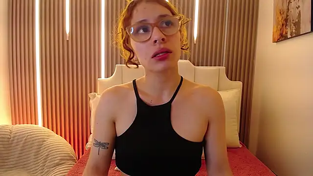 Snapshot of Katy_Van chatting on March 2026 08:26:01 PM Katy Van online show from March 2026 08:26:01 PM