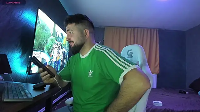 Snapshot of Eduu2322 chatting on November 2025 09:27:02 PM Eduu2322 online show from November 2025 09:27:02 PM