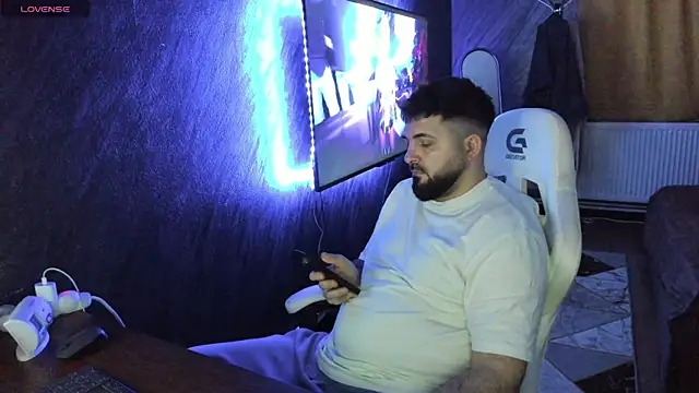 Snapshot of Eduu2322 chatting on April 2026 11:48:01 PM Eduu2322 online show from April 2026 11:48:01 PM