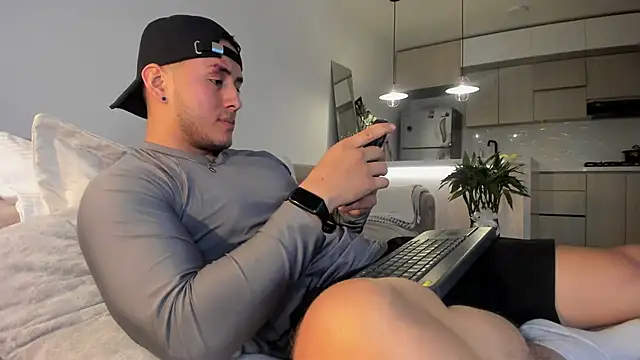 Snapshot of Chriskyle_ chatting on February 2025 02:44:02 AM Chriskyle online show from February 2025 02:44:02 AM