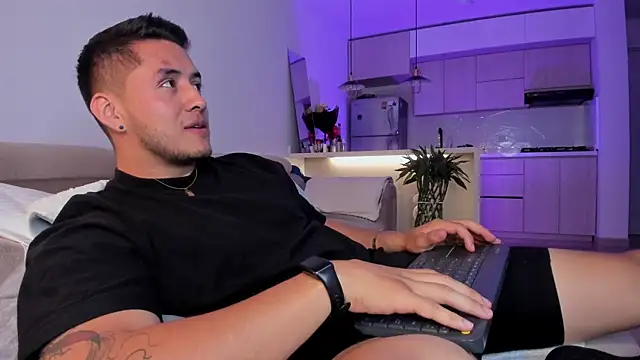 Snapshot of Chriskyle_ chatting on March 2025 04:54:02 AM Chriskyle online show from March 2025 04:54:02 AM