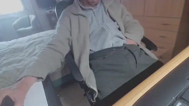 Snapshot of papillonhotofficial chatting on February 2025 09:08:02 AM papillonhotofficial online show from February 2025 09:08:02 AM