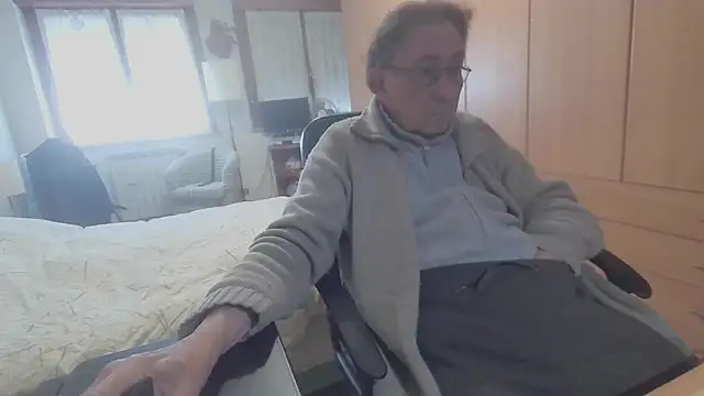 Snapshot of papillonhotofficial chatting on March 2025 10:03:02 AM papillonhotofficial online show from March 2025 10:03:02 AM