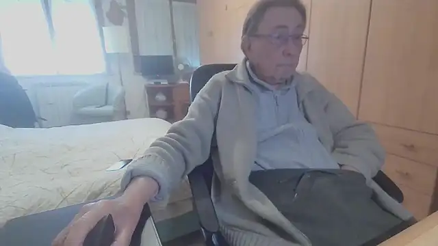 Snapshot of papillonhotofficial chatting on March 2025 09:55:02 AM papillonhotofficial online show from March 2025 09:55:02 AM