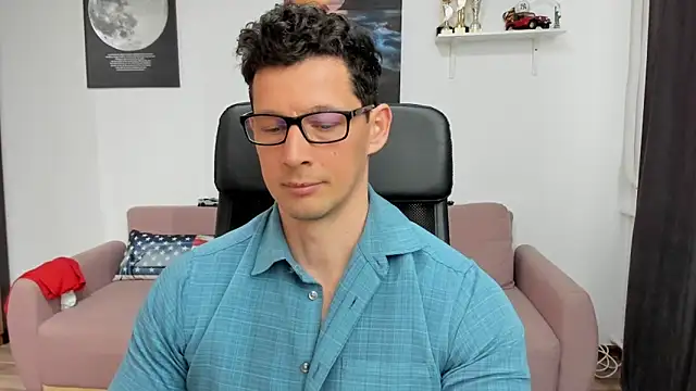 BrutusK08 online show from March 2025 10:11:01 AM